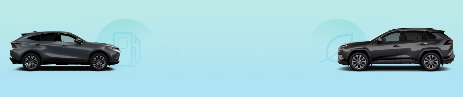  Deux VUS Toyota gris foncé sont présentés de profil sur un fond bleu clair avec des icônes pâles et transparentes. À gauche se trouve un Toyota Venza, et à droite un Toyota RAV4.