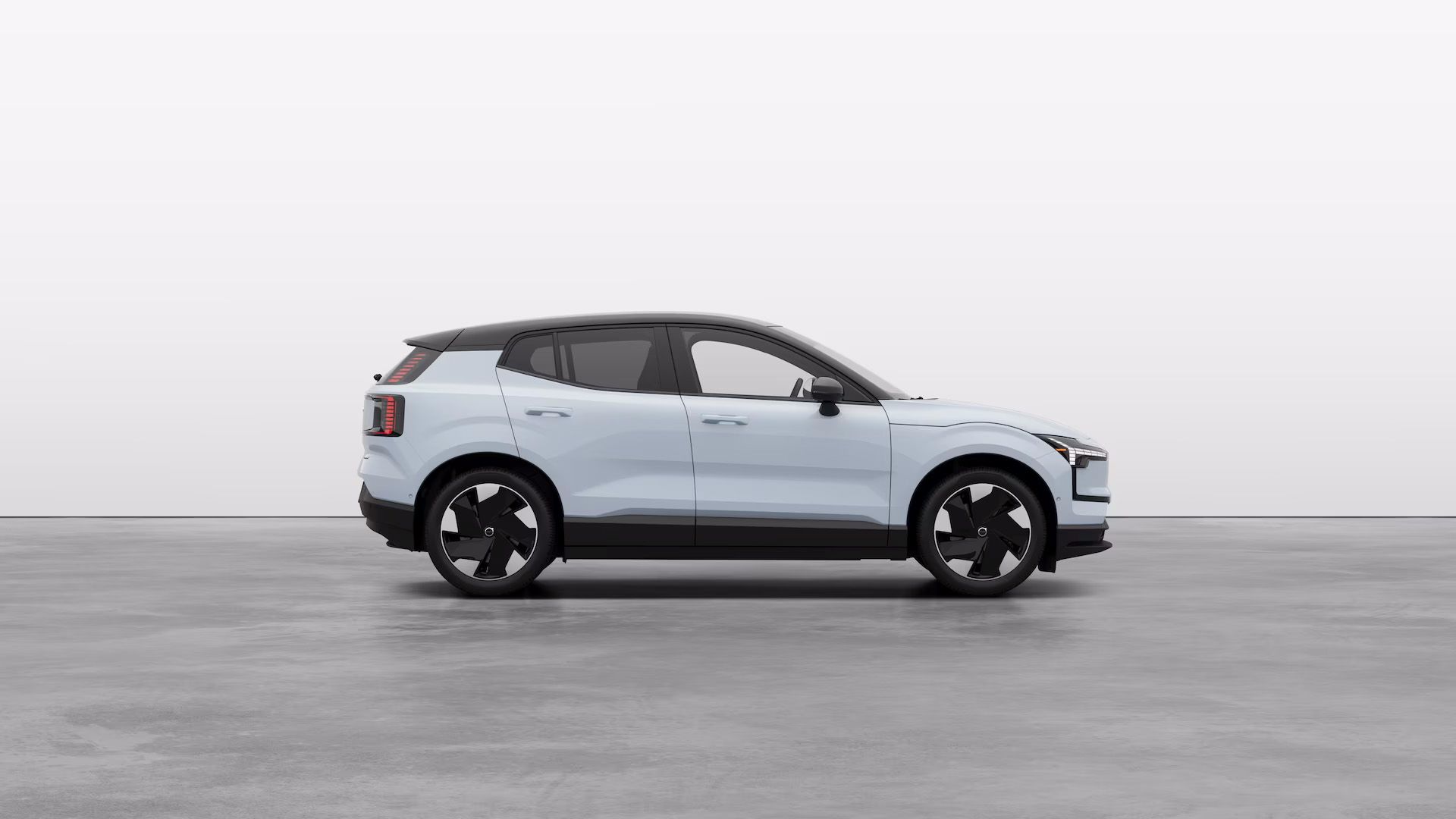 https://img.sm360.ca/images/web/default/global/exterior-studioproportional-side--blue1741365648980.jpg