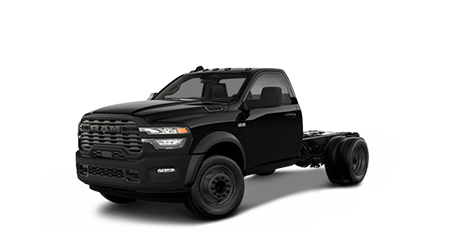 Un camion Ram 5500 châssis-cabine noir avec une cabine simple et un châssis arrière nu pour un aménagement personnalisé.