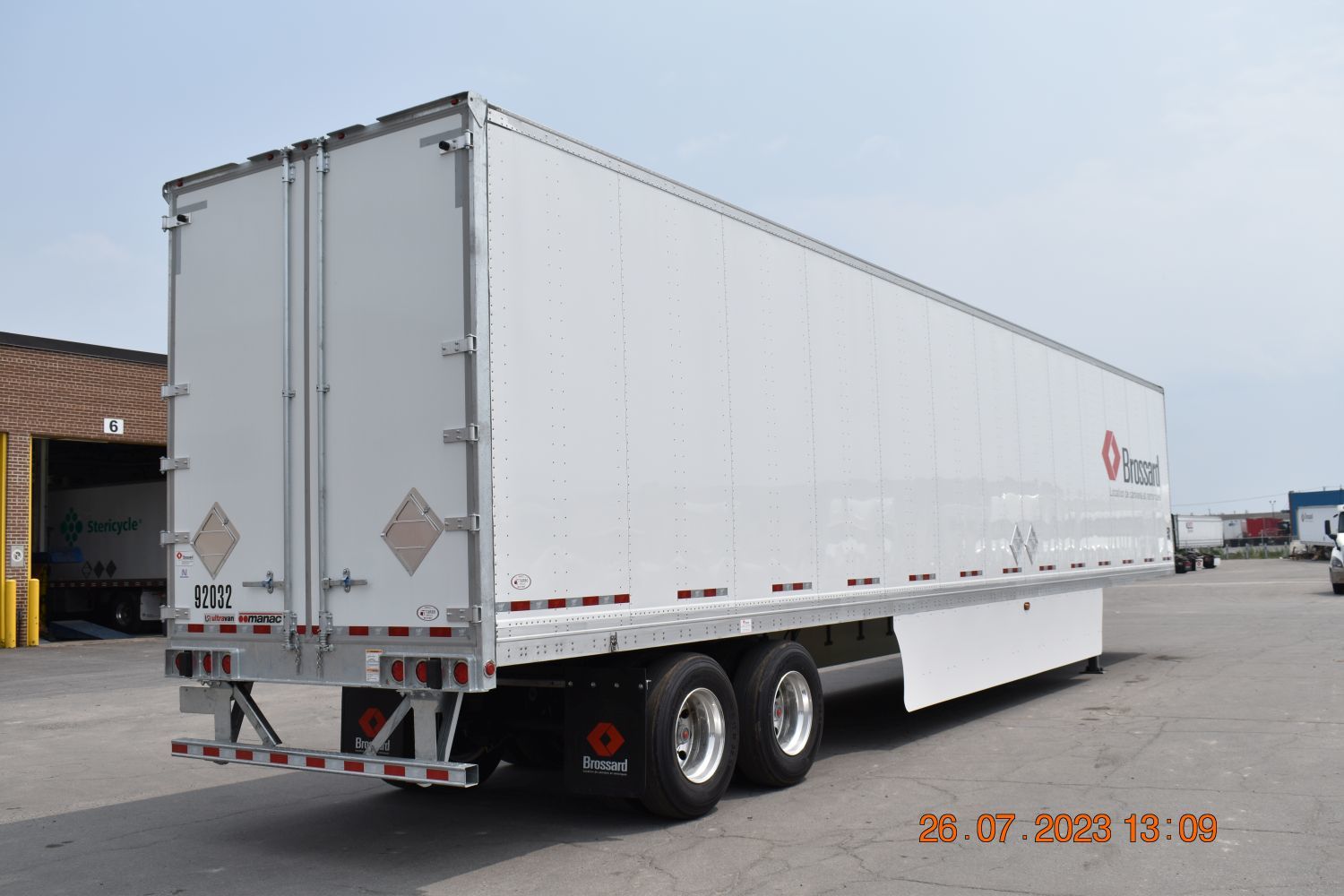 Tandem axle storage trailer for short-term rental at Location Brossard