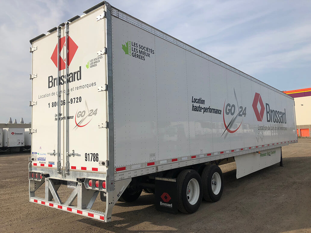 Tandem axle dry freight trailer for short-term rental at Location Brossard
