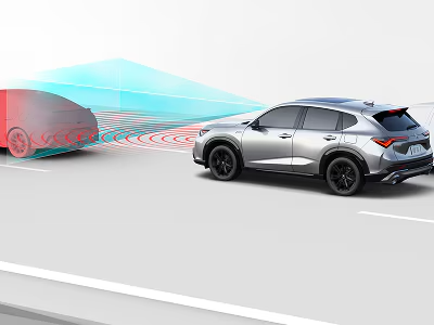 Le système de freinage à réduction d'impact (CMBS™) alerte le conducteur et freine si une collision frontale est détectée.