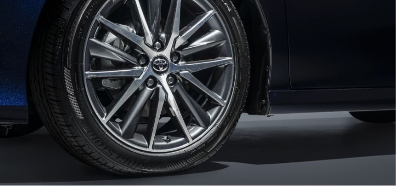 Les meilleurs pneus pour votre Toyota et un entreposage accessible