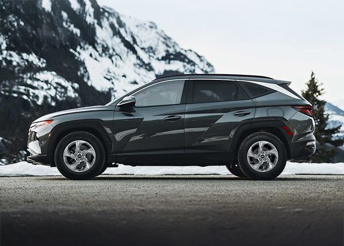 Hyundai Tucson Preferred driving in Edmonton