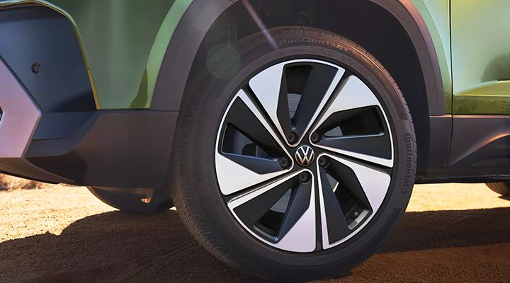 Close-up of a wheel on the 2026 Volkswagen Taos, representing customizable drive modes.