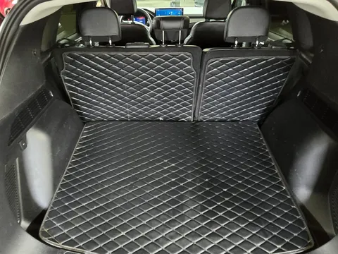 2024 Ford Escape PHEV // ESCAPE // FORD-8