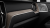 2027 Volvo XC60 Plug-in hybrid Ultra (Dark Theme)-8