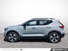 Volvo XC40 Plus Dark Theme 2025-2