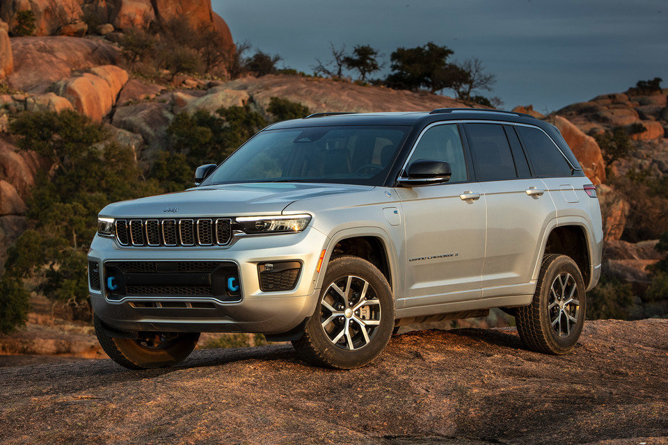 5 Things to Know About the 2024 Grand Cherokee 4XE