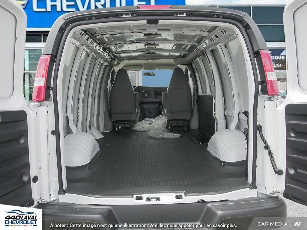 2024 GMC Savana Cargo 2500 WT 155 in Charlemagne, Quebec - 7 - w1024h768px