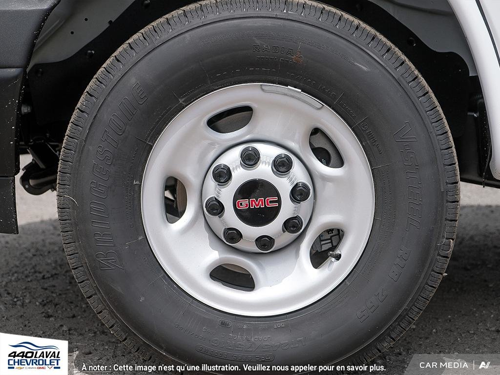 2025 GMC Savana cargo 3500 WT 155 in Charlemagne, Quebec - 7 - w1024h768px