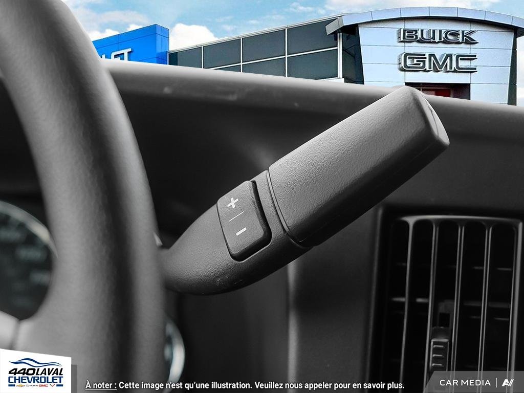2025 GMC Savana cargo 3500 WT 155 in Charlemagne, Quebec - 23 - w1024h768px