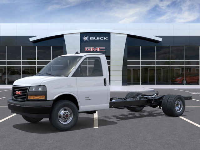 2025 GMC SAVANA CUTAWAY 4500 WT 177'' in Charlemagne, Quebec - 2 - w1024h768px