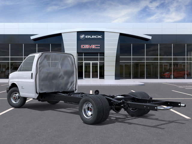 2025 GMC SAVANA CUTAWAY 4500 WT 177'' in Charlemagne, Quebec - 3 - w1024h768px