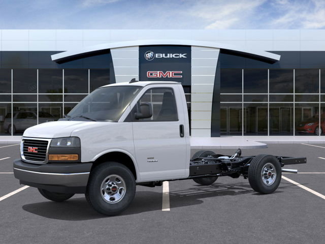 2025 GMC Savana Cutaway 3500 WT 139'' in Charlemagne, Quebec - 2 - w1024h768px