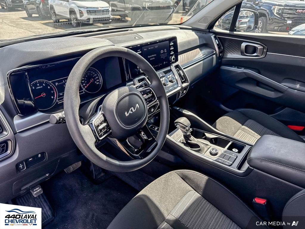 Kia Sorento LX+-7PASSAGERS-MAGS NOIR-SIÈGES CHAUFFANT 2023 à Charlemagne, Québec - 10 - w1024h768px