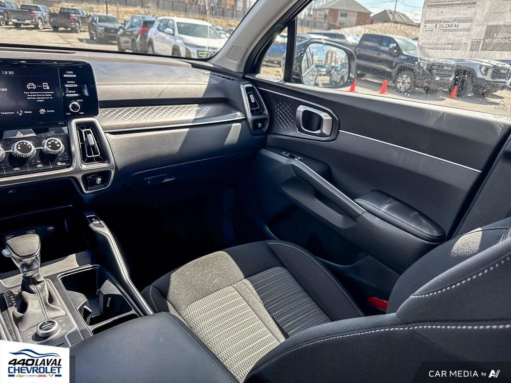 Kia Sorento LX+-7PASSAGERS-MAGS NOIR-SIÈGES CHAUFFANT 2023 à Charlemagne, Québec - 21 - w1024h768px