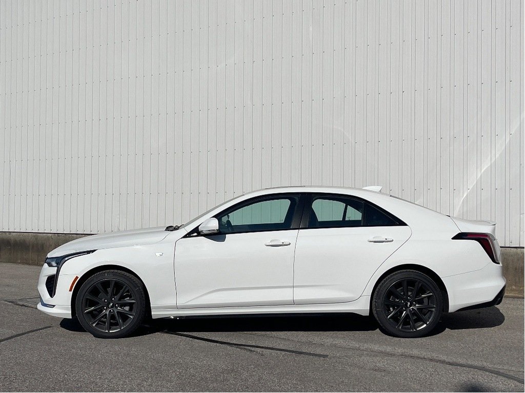2026 Cadillac CT4 in Joliette, Quebec - 3 - w1024h768px