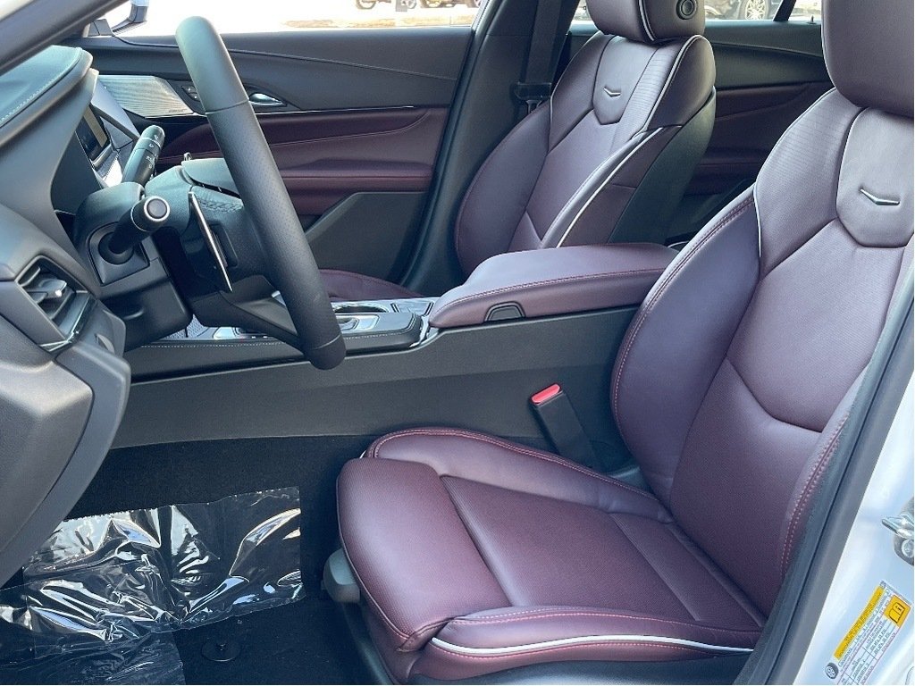 2026 Cadillac CT4 in Joliette, Quebec - 10 - w1024h768px