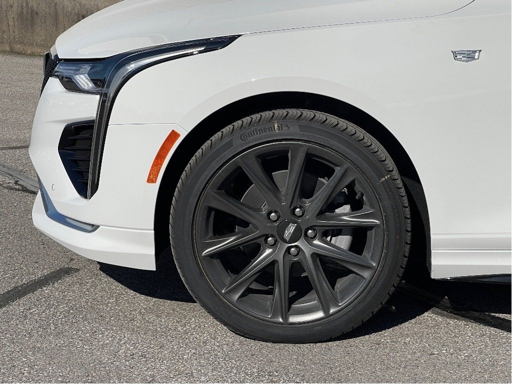 2026 Cadillac CT4 in Joliette, Quebec - 7 - w1024h768px