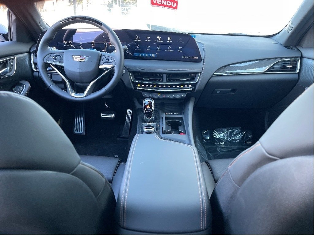 Cadillac CT5  2026 à Joliette, Québec - 12 - w1024h768px