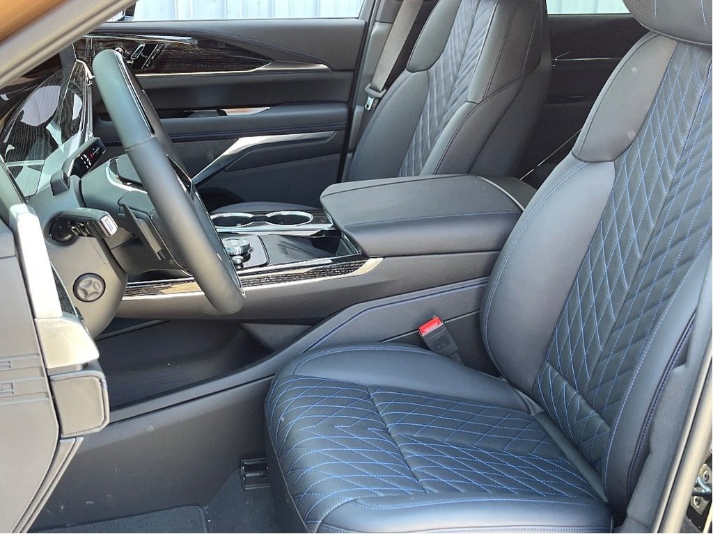 Cadillac Escalade IQ  2025 à Joliette, Québec - 9 - w1024h768px