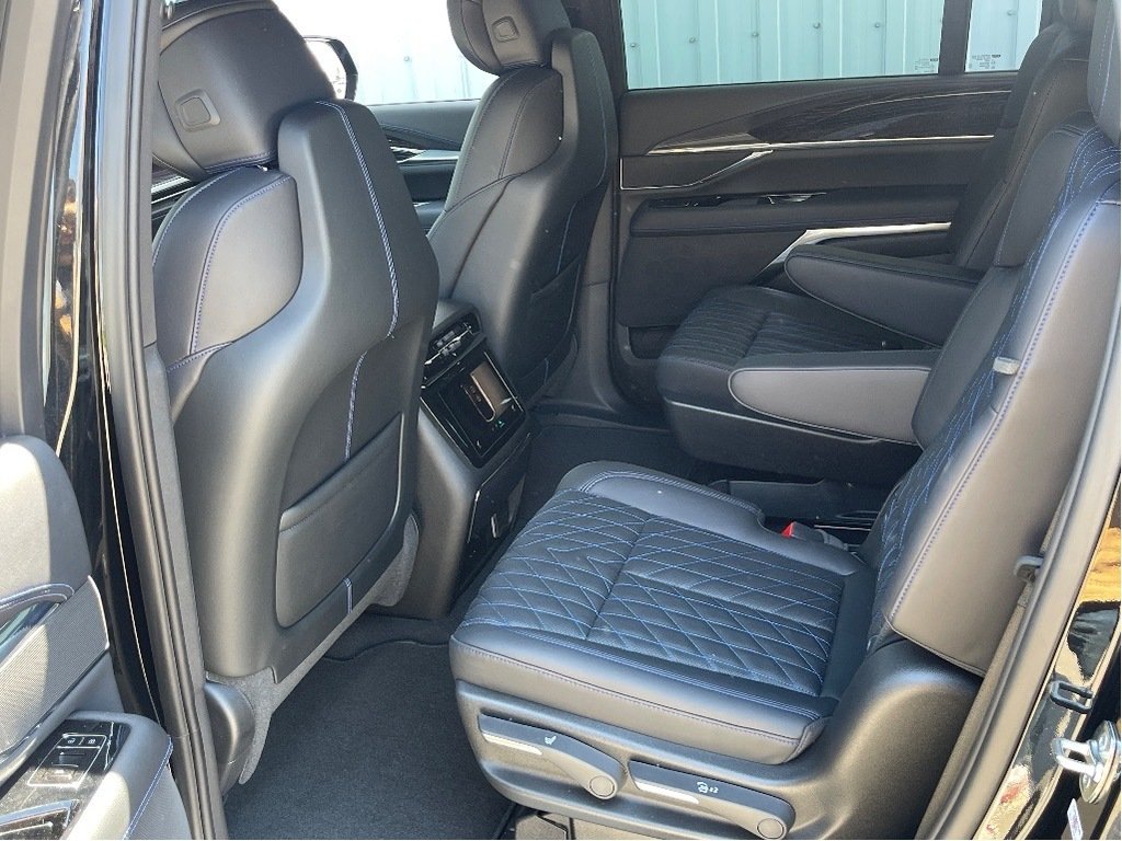 Cadillac Escalade IQ  2025 à Joliette, Québec - 10 - w1024h768px