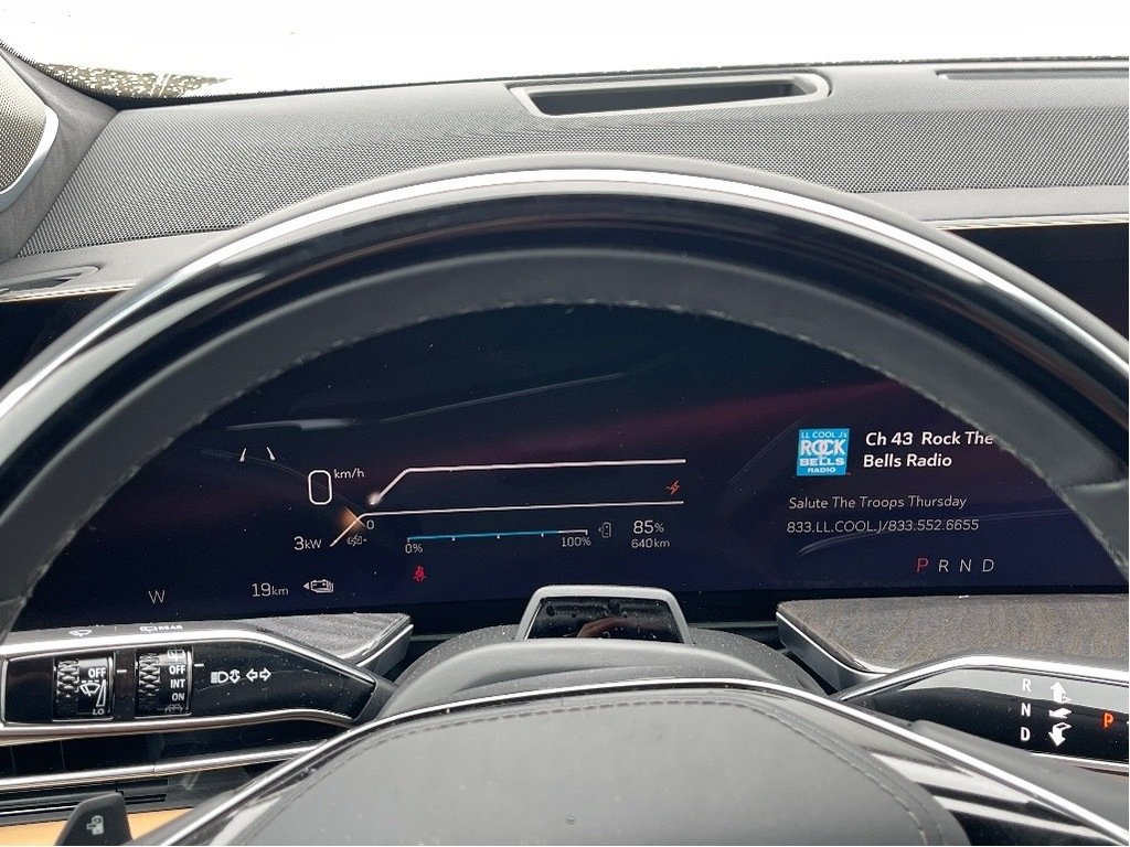 Cadillac ESCALADE IQ  2025 à Joliette, Québec - 16 - w1024h768px