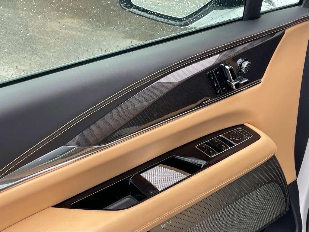 Cadillac ESCALADE IQ  2025 à Joliette, Québec - 14 - w1024h768px