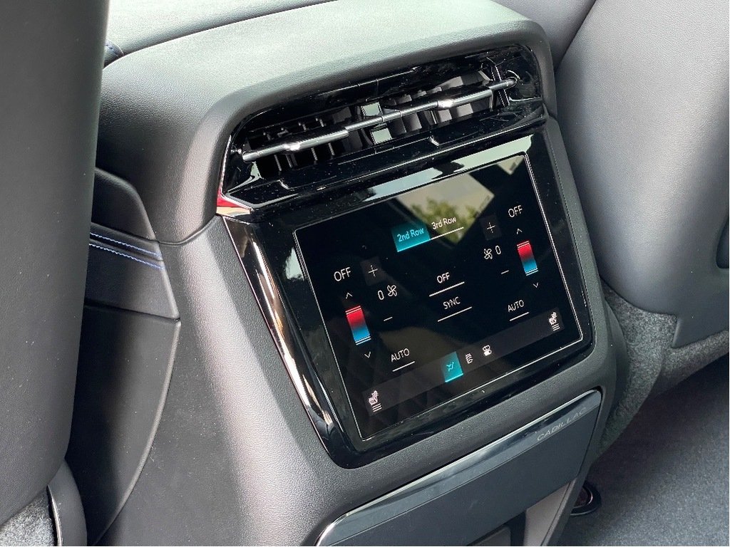 Cadillac Escalade IQ  2026 à Joliette, Québec - 11 - w1024h768px
