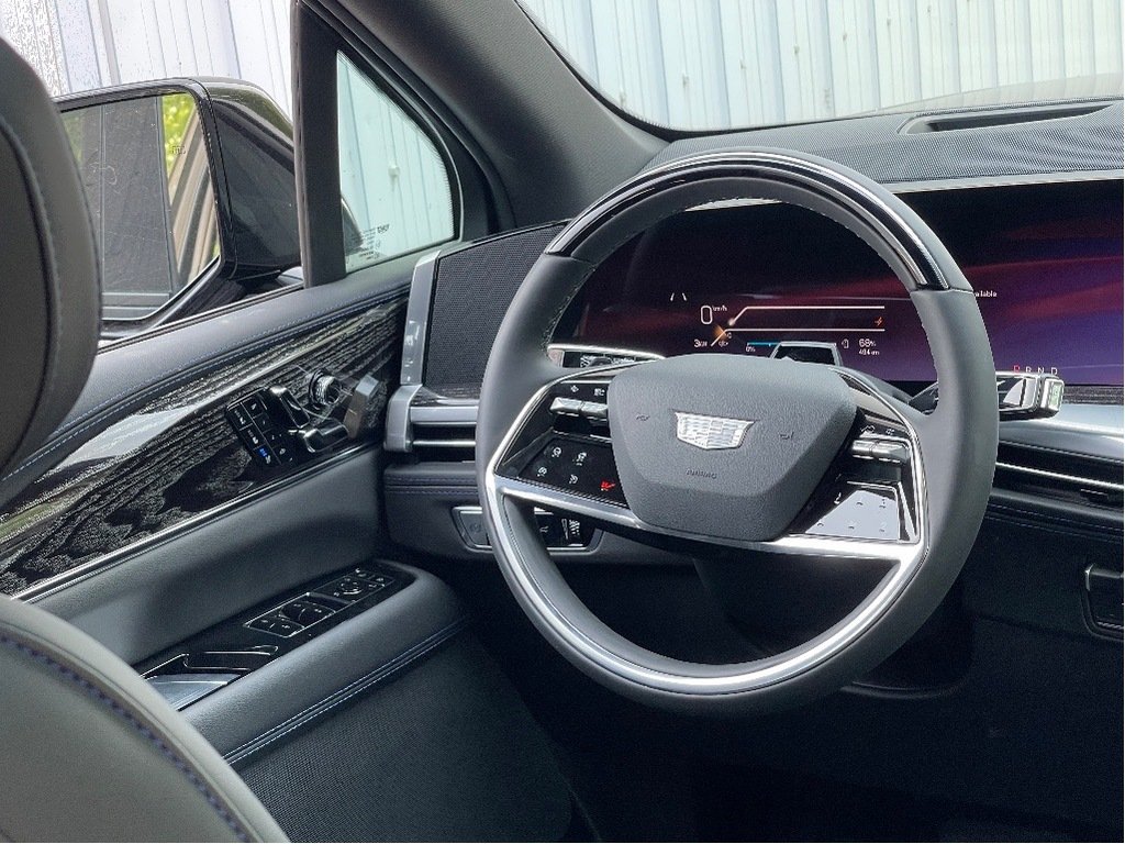 Cadillac ESCALADE IQ  2026 à Joliette, Québec - 16 - w1024h768px