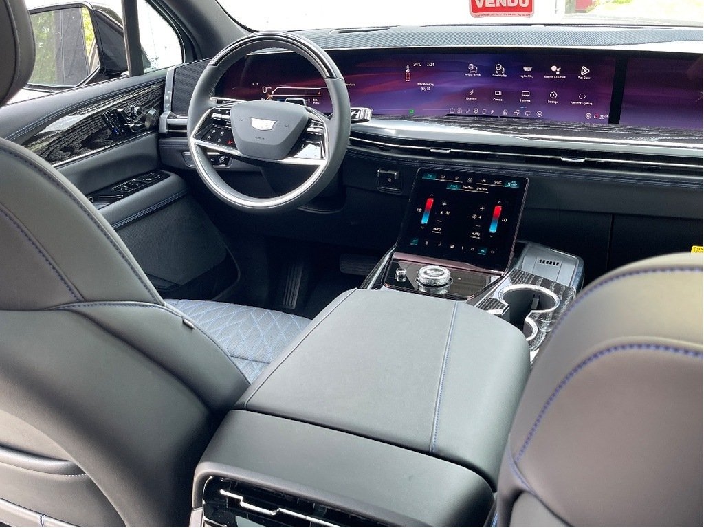 Cadillac ESCALADE IQ  2026 à Joliette, Québec - 14 - w1024h768px