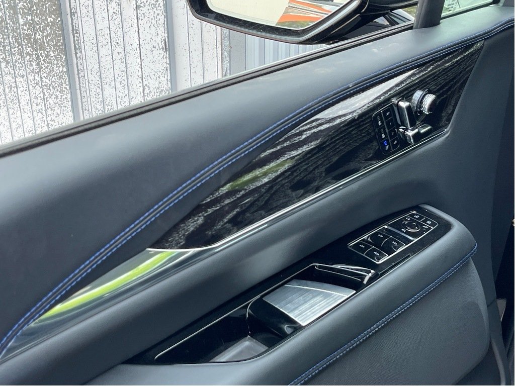 Cadillac ESCALADE IQ  2026 à Joliette, Québec - 15 - w1024h768px