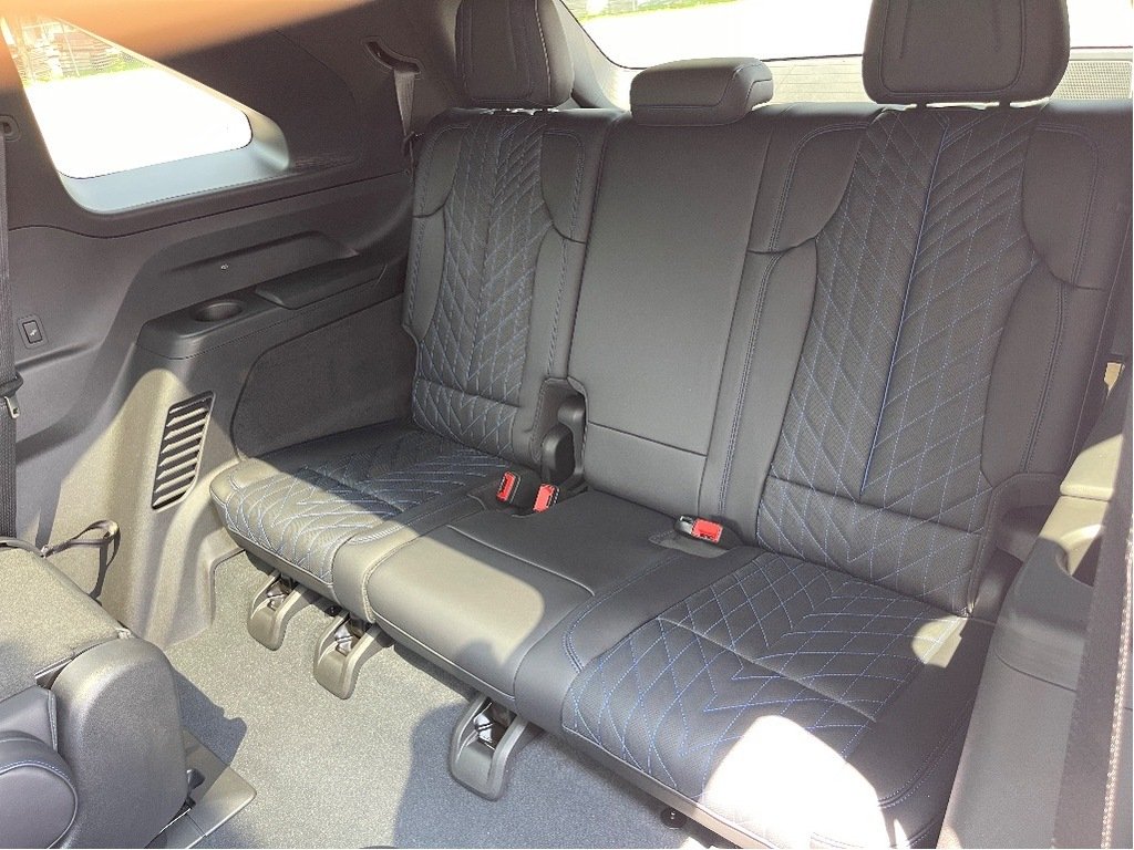 Cadillac ESCALADE IQ  2026 à Joliette, Québec - 13 - w1024h768px