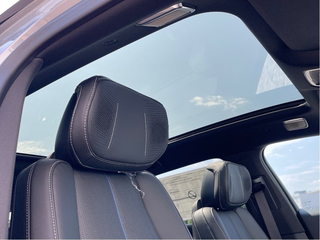 2026 Cadillac LYRIQ-V in Joliette, Quebec - 8 - w1024h768px