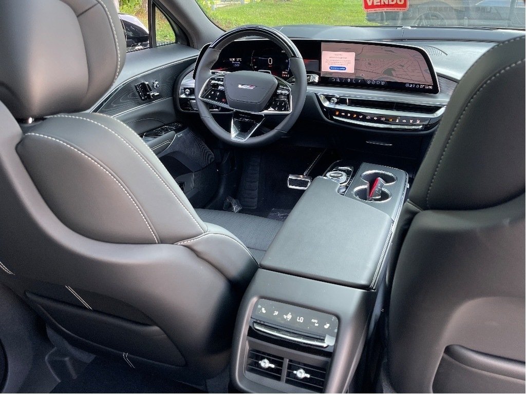 2026 Cadillac LYRIQ-V in Joliette, Quebec - 12 - w1024h768px