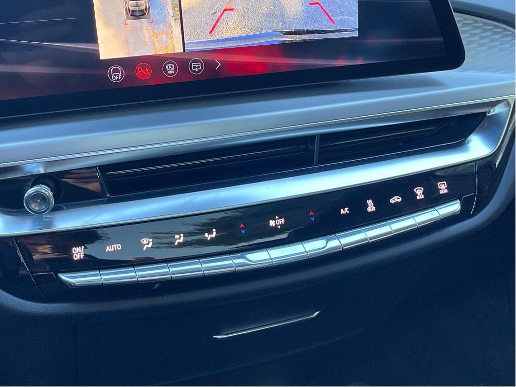 Cadillac LYRIQ-V  2026 à Joliette, Québec - 18 - w1024h768px