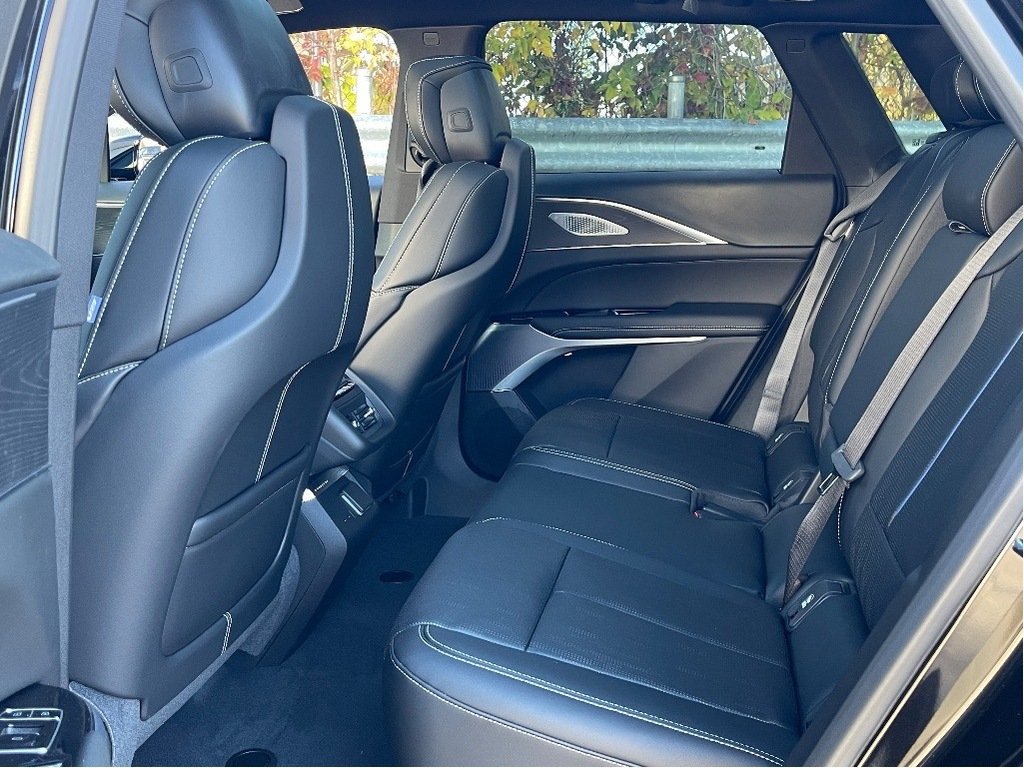 Cadillac LYRIQ-V  2026 à Joliette, Québec - 11 - w1024h768px