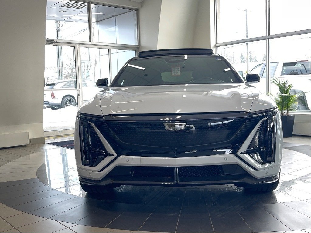 Cadillac LYRIQ-V  2026 à Joliette, Québec - 2 - w1024h768px