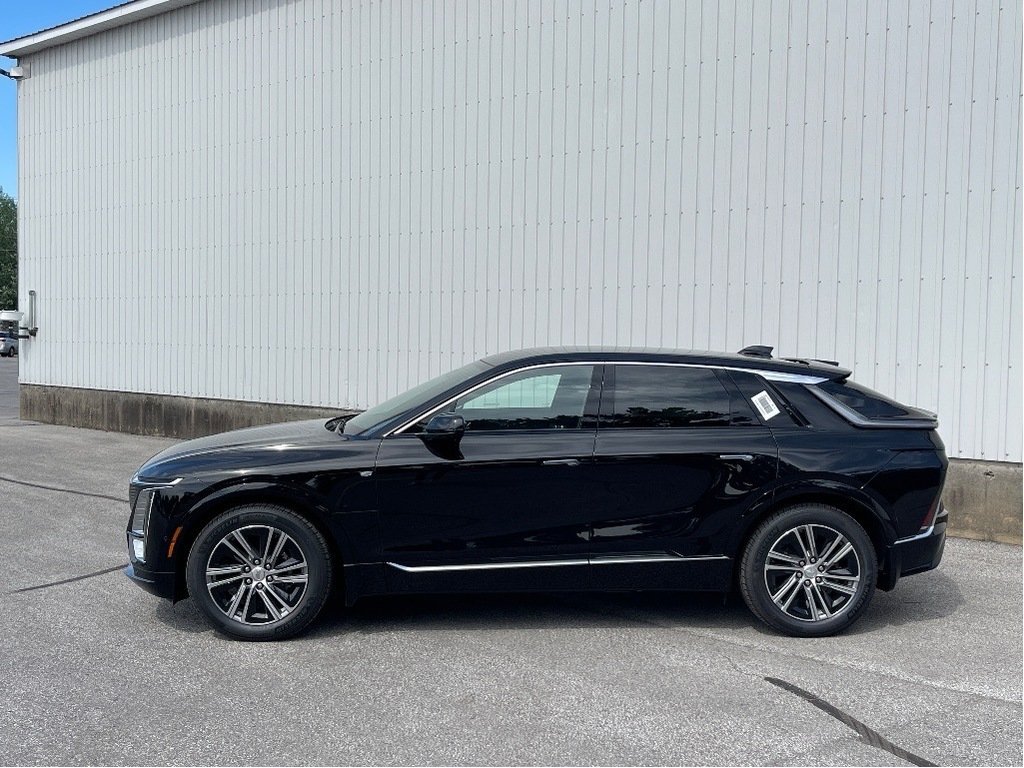 2024 Cadillac LYRIQ in Joliette, Quebec - 3 - w1024h768px