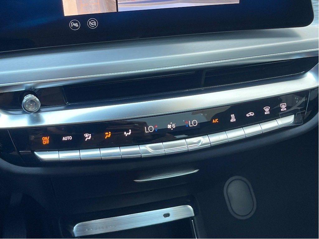 Cadillac LYRIQ  2025 à Joliette, Québec - 18 - w1024h768px