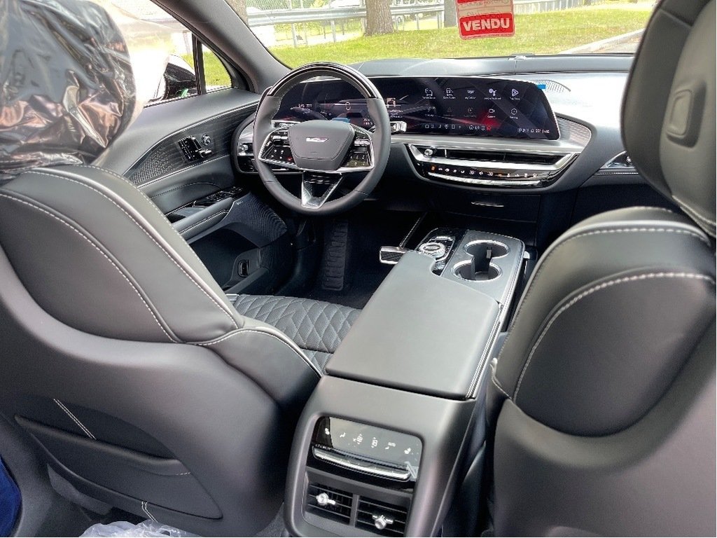 2026 Cadillac LYRIQ in Joliette, Quebec - 12 - w1024h768px