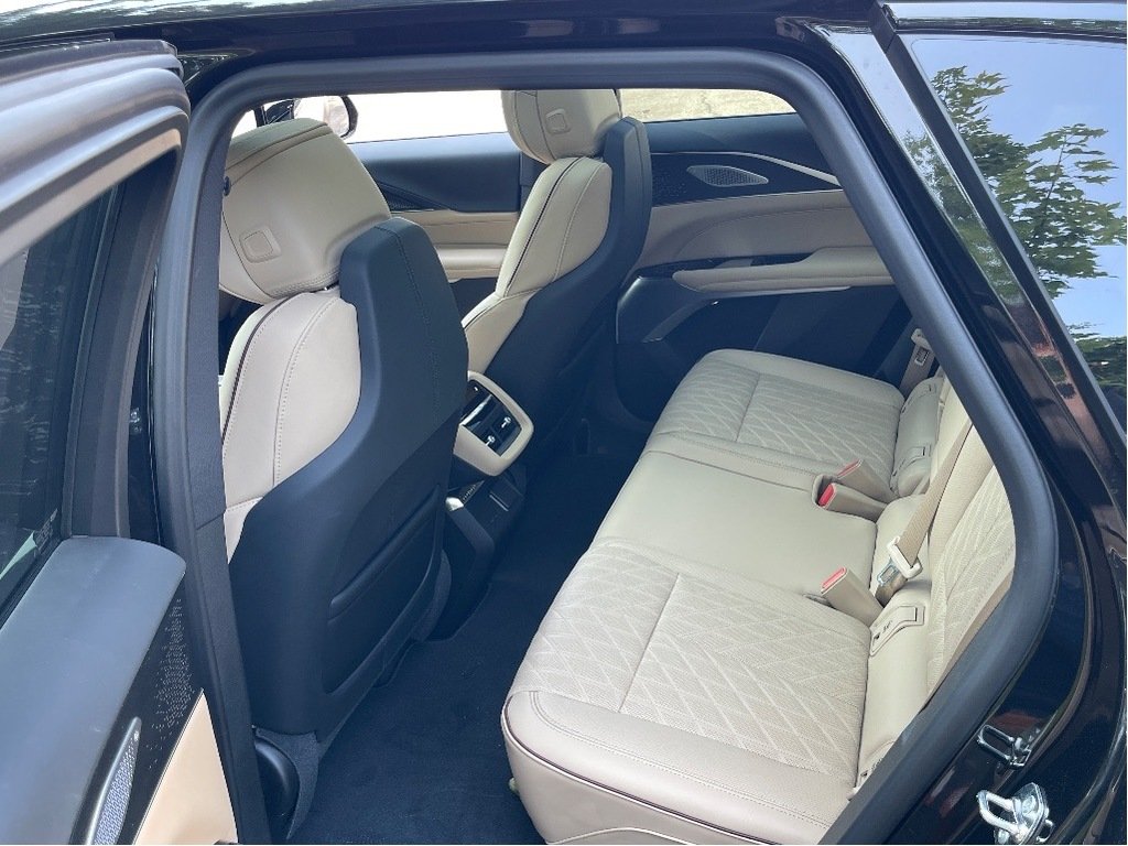 Cadillac LYRIQ  2026 à Joliette, Québec - 11 - w1024h768px