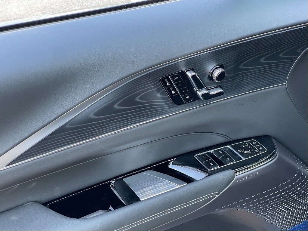 2026 Cadillac LYRIQ in Joliette, Quebec - 13 - w1024h768px