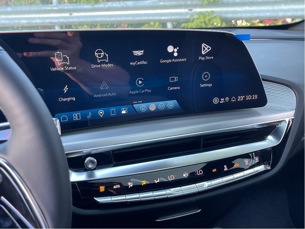 2026 Cadillac LYRIQ in Joliette, Quebec - 16 - w1024h768px