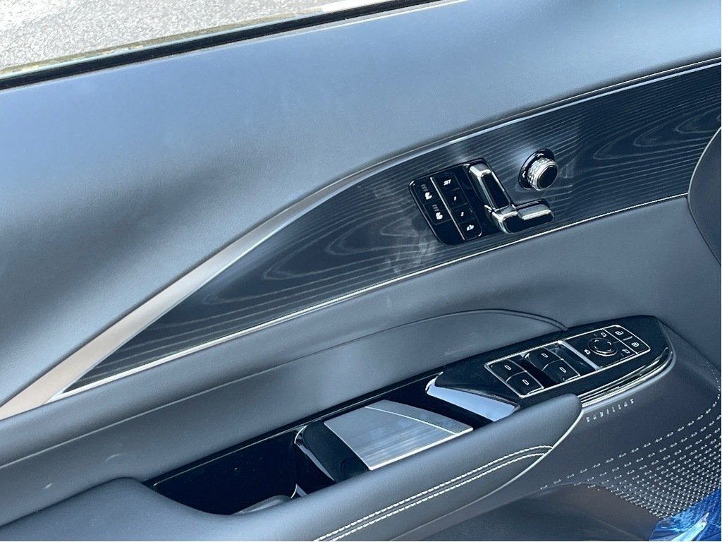 Cadillac LYRIQ  2026 à Joliette, Québec - 13 - w1024h768px