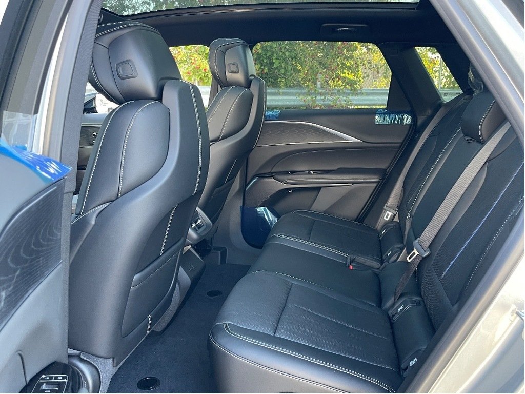 Cadillac LYRIQ  2026 à Joliette, Québec - 11 - w1024h768px