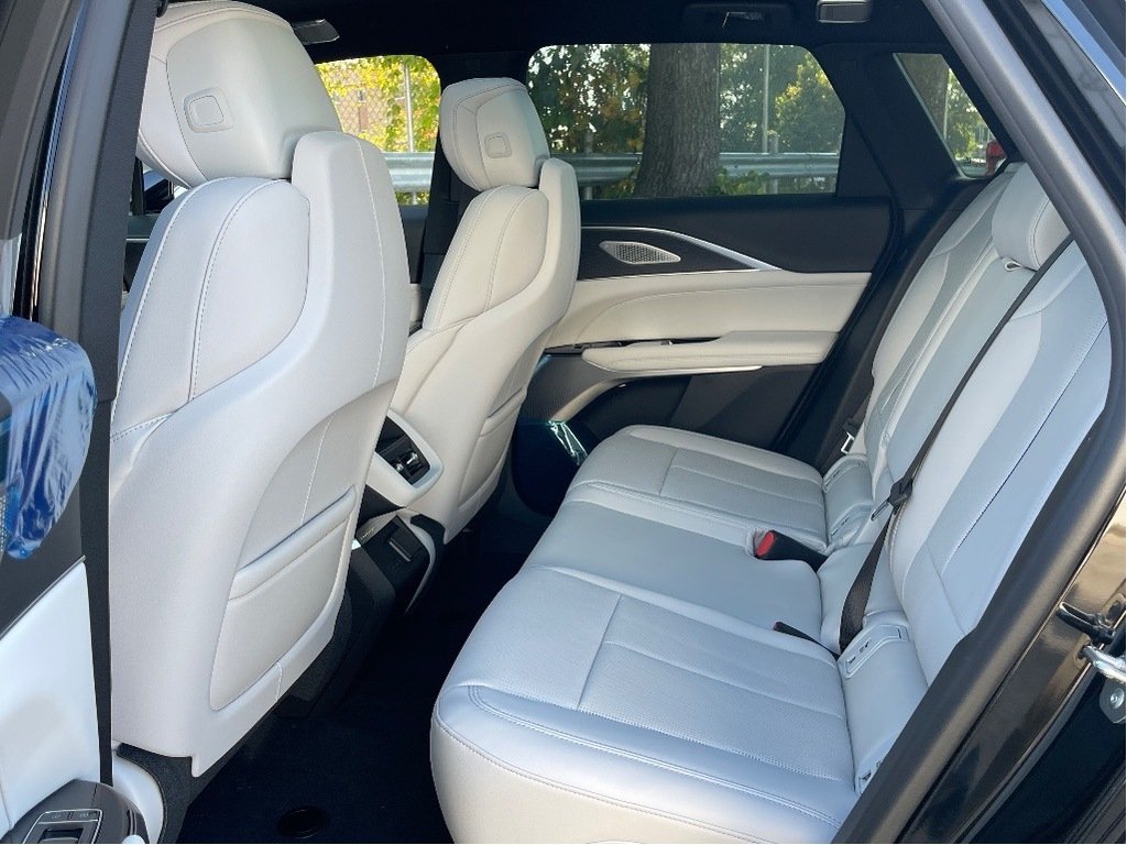 Cadillac LYRIQ  2026 à Joliette, Québec - 11 - w1024h768px