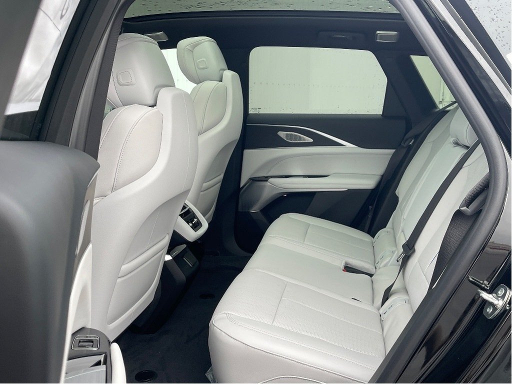 Cadillac LYRIQ  2026 à Joliette, Québec - 11 - w1024h768px