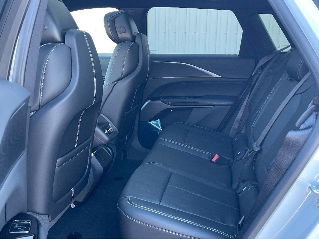 Cadillac LYRIQ  2026 à Joliette, Québec - 11 - w1024h768px